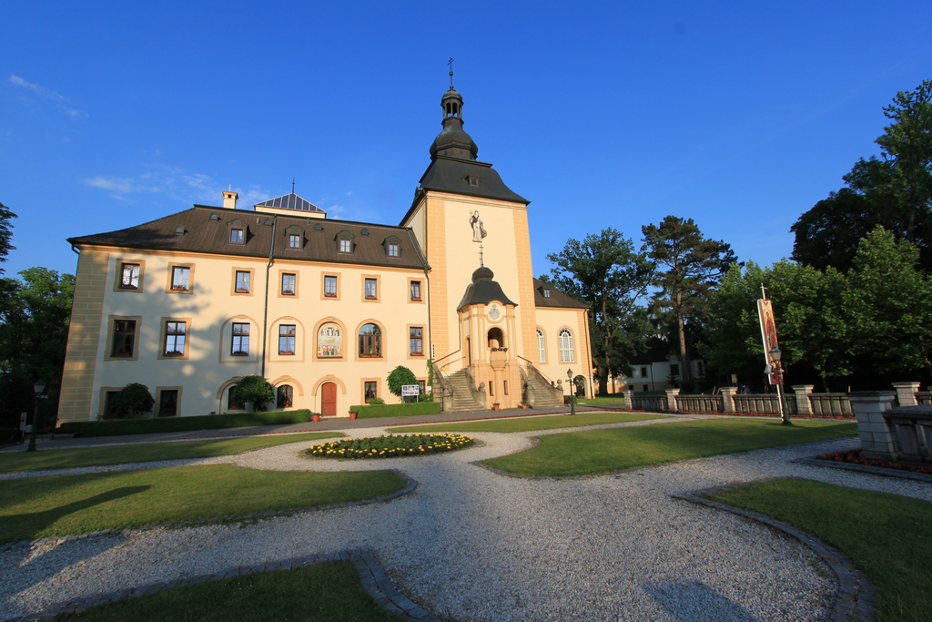 Zamek Sanktuarium Św. Jacka — Hotel Konferencyjny w Kamień Śląski