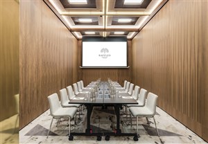 Sala Meeting Room 2 (White)