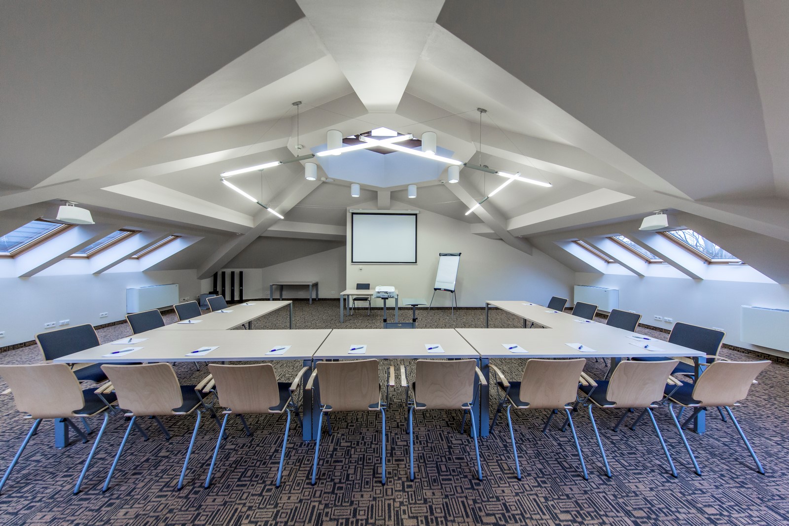 SALA IV - C