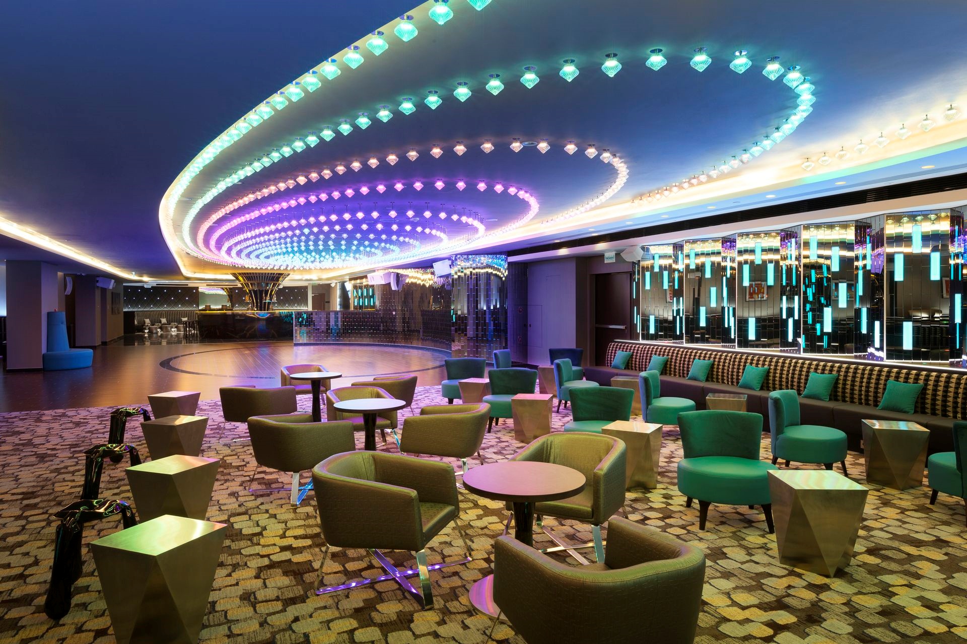 ZAZEN Club & Lounge