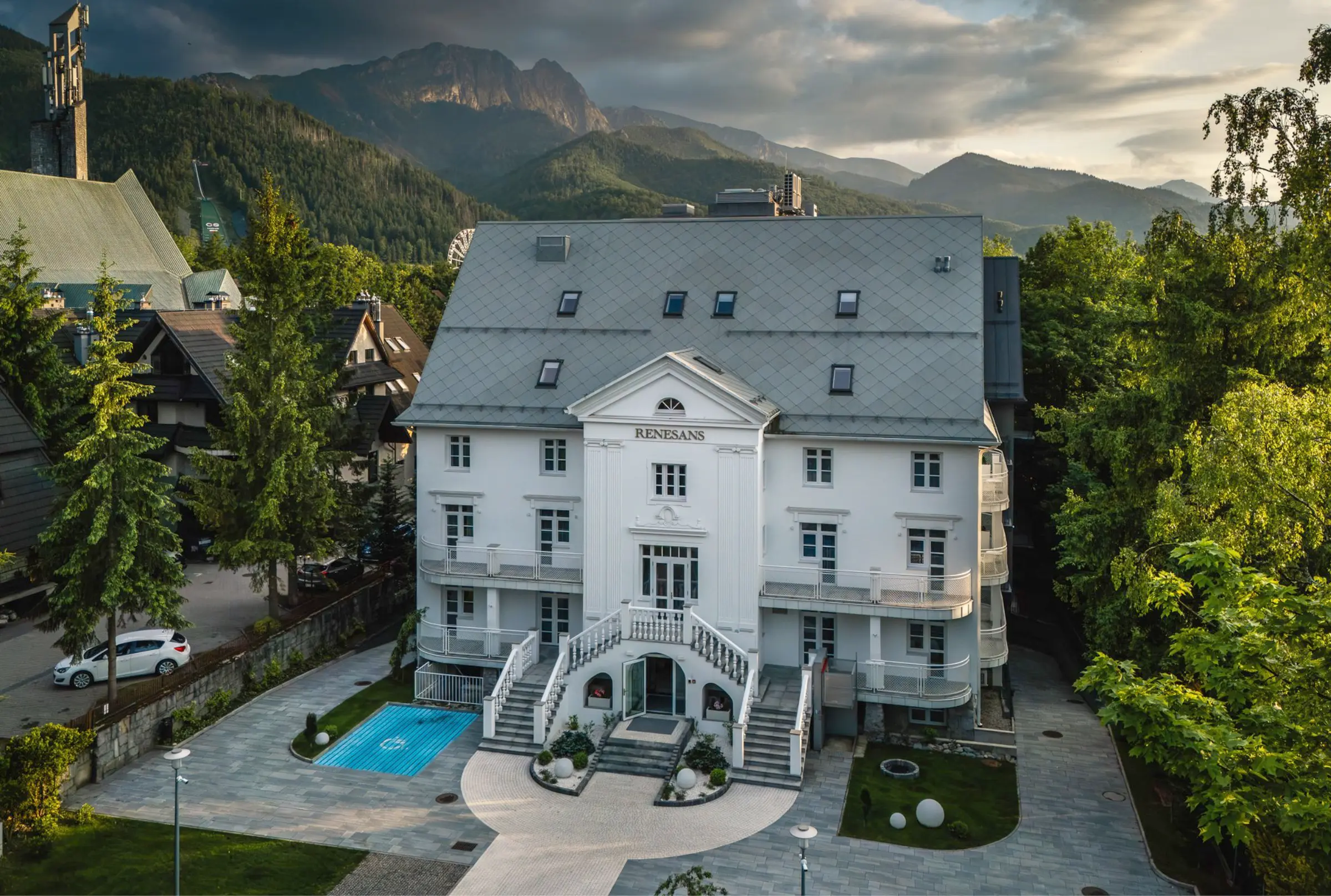 Aparthotel Renesans Zakopane — Hotel Konferencyjny w Zakopane