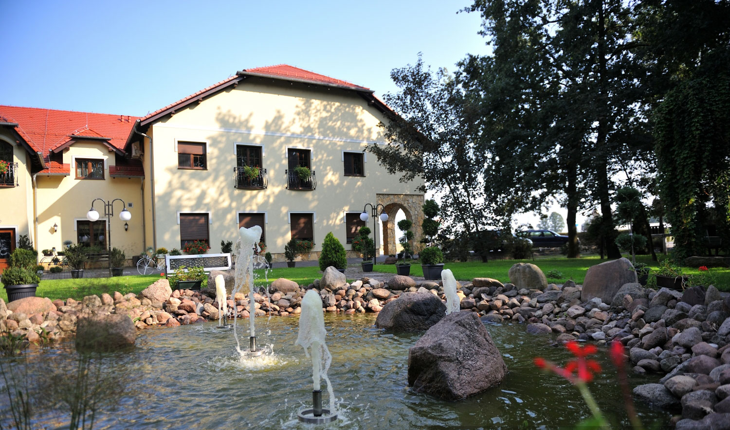 Restauracja i Hotel Na Kamieniu — Hotel Konferencyjny w Olesno