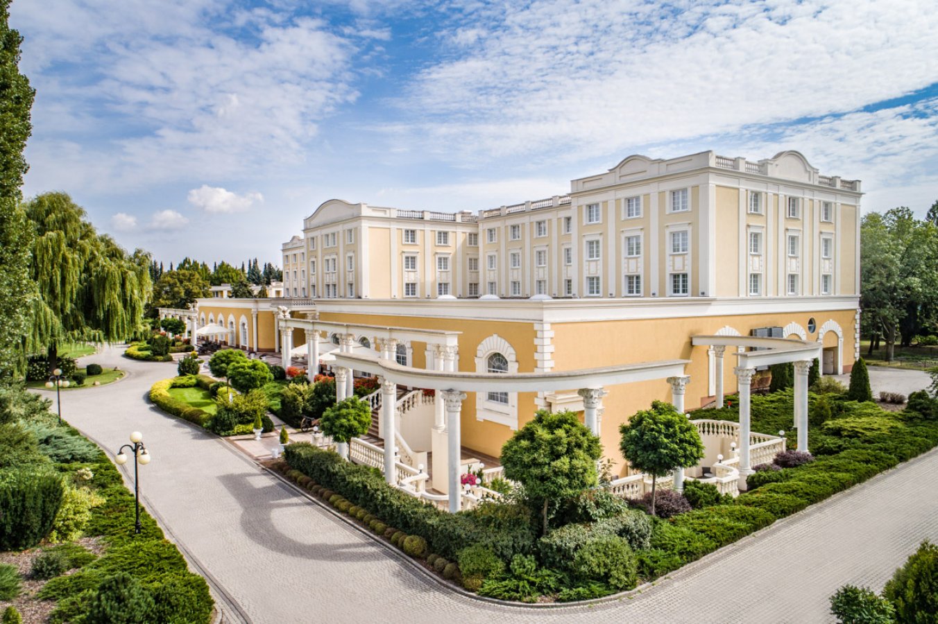 Hotel Windsor nad Jeziorem Zegrzyńskim — Hotel Konferencyjny w Serock