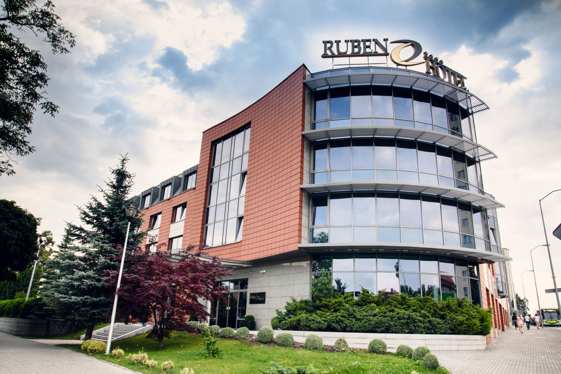 Ruben Hotel / Srebrna Góra — Hotel Konferencyjny w Zielona Góra