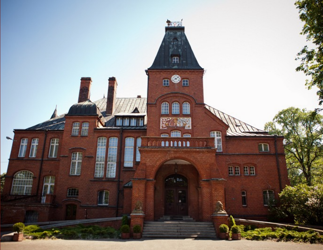 Pałac w Kobylnikach - Hotel i Restauracja — Hotel Konferencyjny w Obrzycko