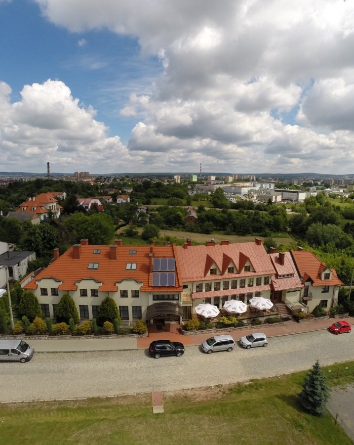 Hotel Restauracja Karczówka*** — Hotel Konferencyjny w Kielce