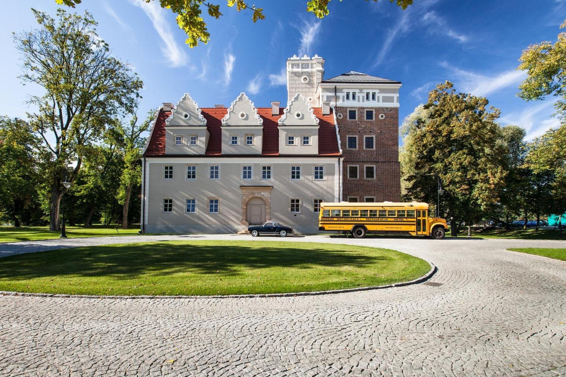 Zamek Topacz Resort & Art SPA — Conference Hotel w Sleza