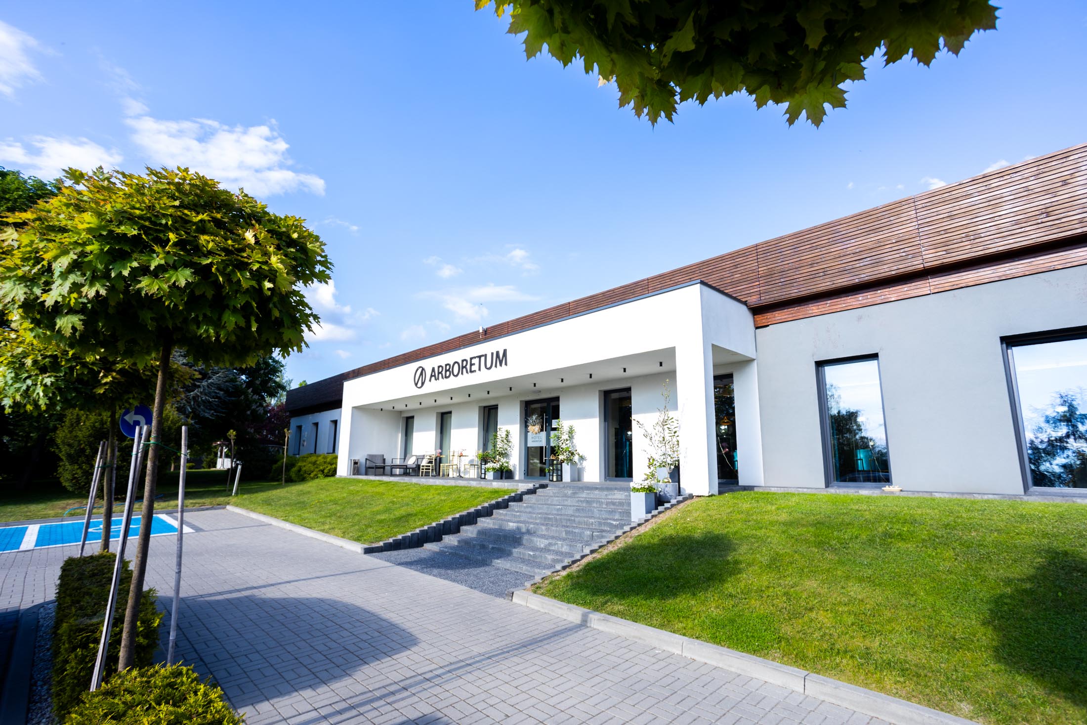 Arboretum Hotel & Restaurant — Hotel Konferencyjny w Wolbórz