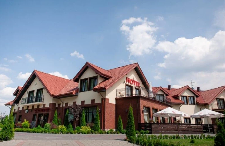 Restauracja i Hotel Podzamcze — Hotel Konferencyjny w Dobczyce