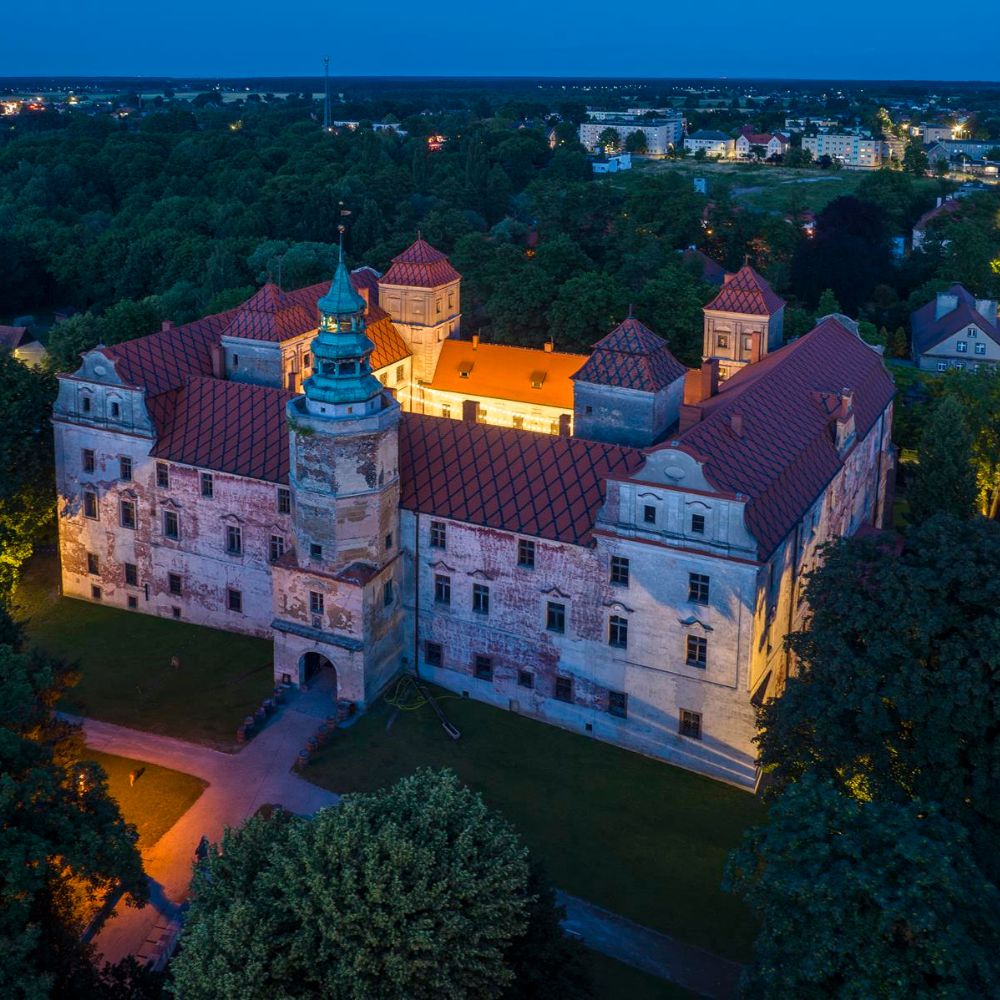 Zamek Książęcy Niemodlin — Obiekt Unikatowy w Niemodlin