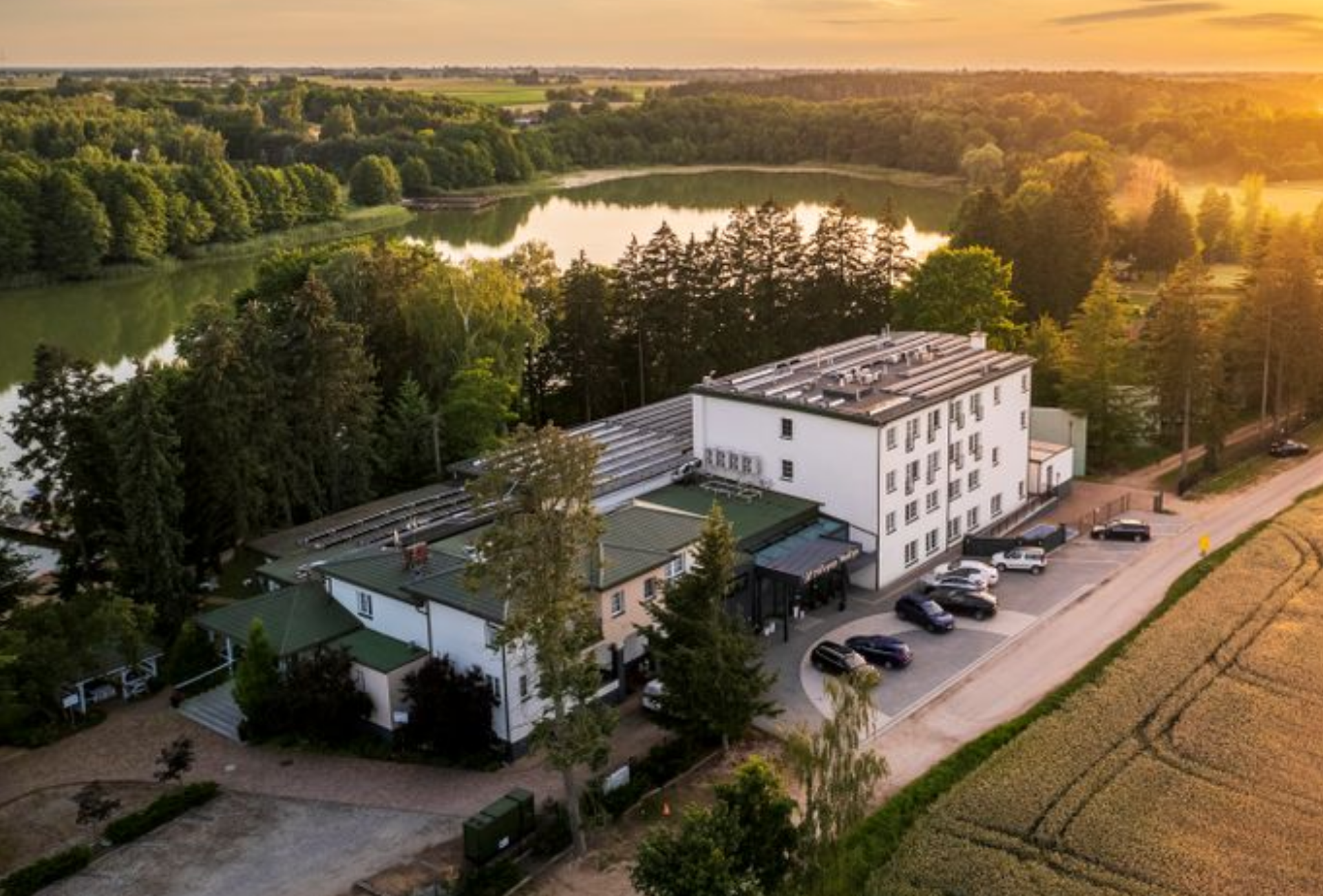 Hotel Półwysep Wądzyn*** — Conference Hotel w Bobrowo
